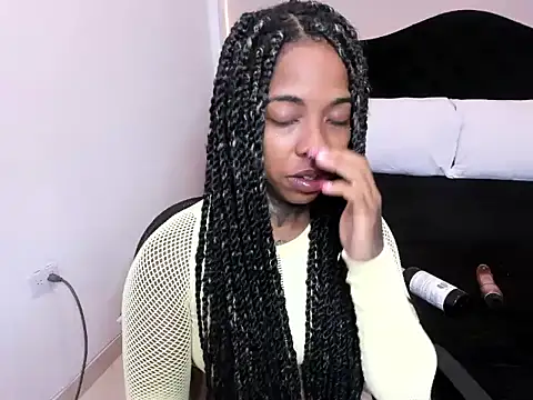 Pauline Fox online show from 04-25-26, 11:57