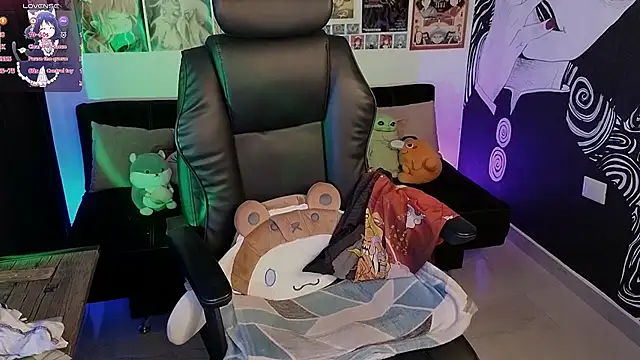 Yuhwan  online show from 11-24-25, 09:58