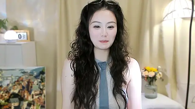 Snapshot of lumi65 chatting on 09-10-25, 10:59 lumi65 online show from 09-10-25, 10:59