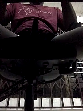 Snapshot of Atta-esi chatting on 10-11-25, 02:11 Atta-esi online show from 10-11-25, 02:11