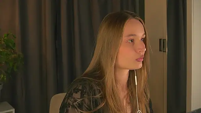 lisa schiele online show from 09-26-25, 08:13