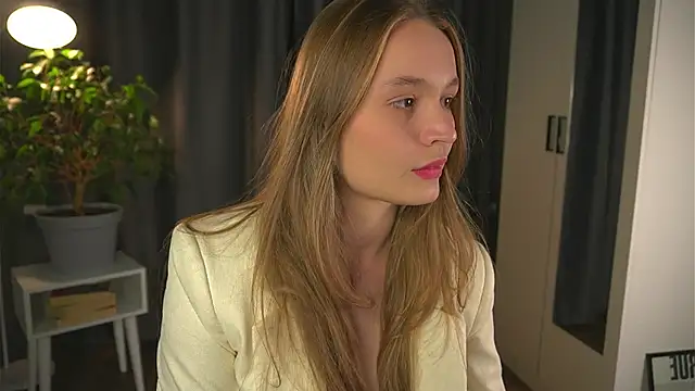 lisa schiele online show from 10-03-25, 08:17