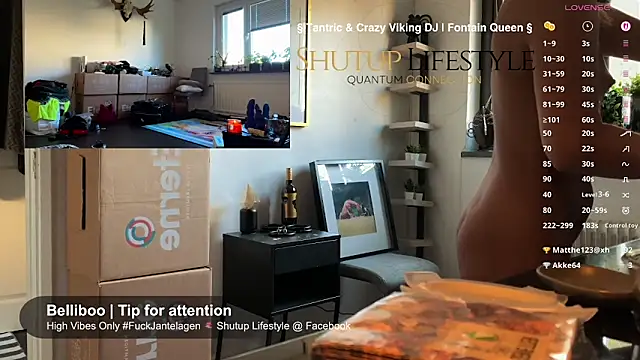 Snapshot of SwingWingWomanSweden chatting on 09-26-25, 07:01 SwingWingWomanSweden online show from 09-26-25, 07:01