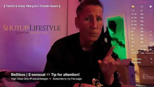 Snapshot of SwingWingWomanSweden chatting on 10-10-25, 08:19 SwingWingWomanSweden online show from 10-10-25, 08:19