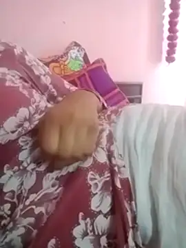 Snapshot of Mynidhiji chatting on 04-05-26, 05:26 Mynidhiji online show from 04-05-26, 05:26