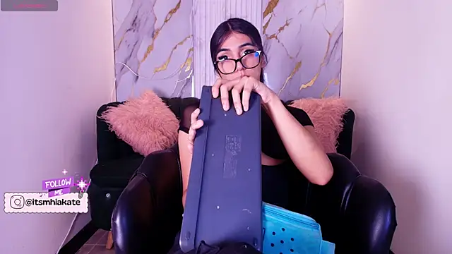 Mhiaa Sweet online show from 04-17-26, 12:08