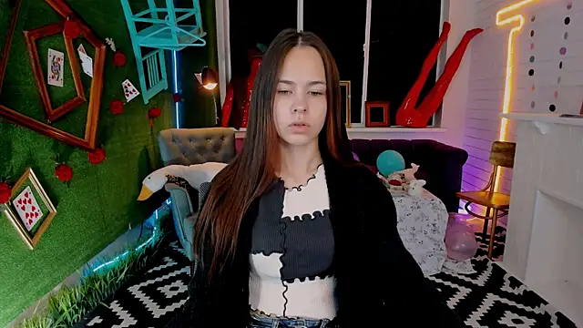 UliaNeer online show from 09-10-25, 05:07