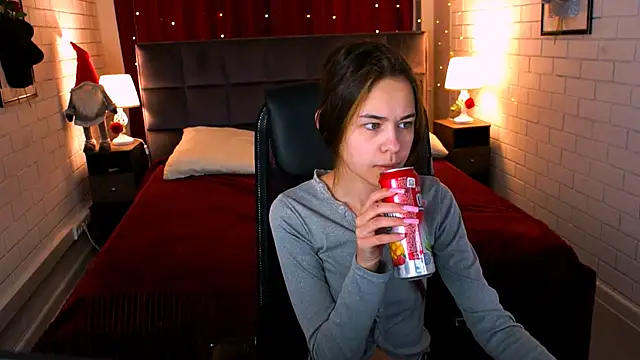 UliaNeer online show from 04-23-26, 05:08