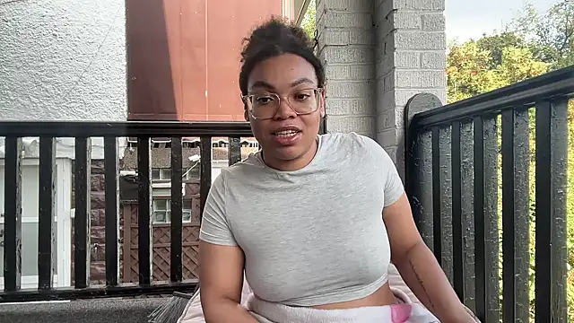 Snapshot of zahrabliss chatting on 09-10-25, 08:09 zahrabliss online show from 09-10-25, 08:09