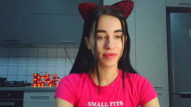 Snapshot of EvaMelnik chatting on 11-03-25, 05:25 EvaMelnik online show from 11-03-25, 05:25