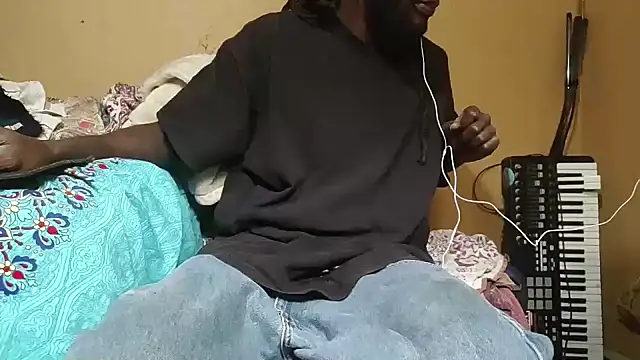 Snapshot of EYEzIAM chatting on 10-22-25, 03:29 EYEzIAM online show from 10-22-25, 03:29