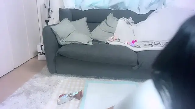 moemilk online show from 10-10-25, 11:48