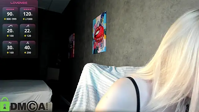 Snapshot of Carrie_Foster chatting on 09-29-25, 04:12 Carrie Foster online show from 09-29-25, 04:12