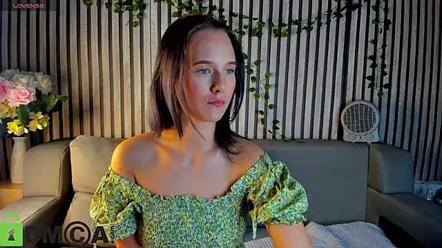 Casey Sweeet online show from 11-13-25, 05:12