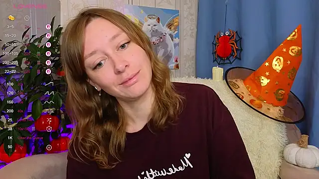 Snapshot of evashiny_ chatting on 10-24-25, 02:30 evashiny online show from 10-24-25, 02:30