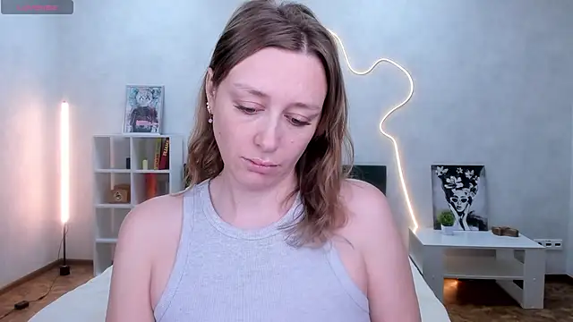 Snapshot of evashiny_ chatting on 12-02-25, 03:56 evashiny online show from 12-02-25, 03:56