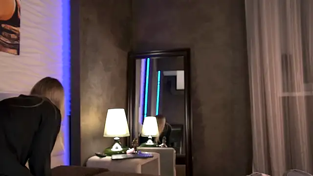 Snapshot of AriWild chatting on 10-07-25, 04:20 AriWild online show from 10-07-25, 04:20