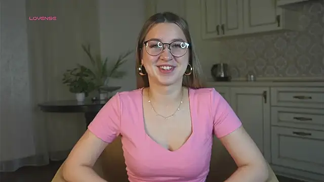 DarelleFaux online show from 10-14-25, 03:18