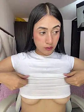 Snapshot of isabela_l chatting on 05-15-26, 06:48 isabela l online show from 05-15-26, 06:48
