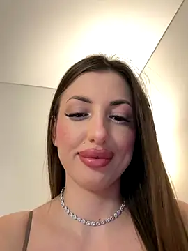 TiffaNoel online show from 10-05-25, 03:43