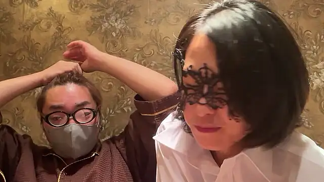 Snapshot of 21yuri27 chatting on 10-30-25, 02:07 21yuri27 online show from 10-30-25, 02:07