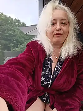 SquirtMilf00 online show from 07-11-26, 10:07
