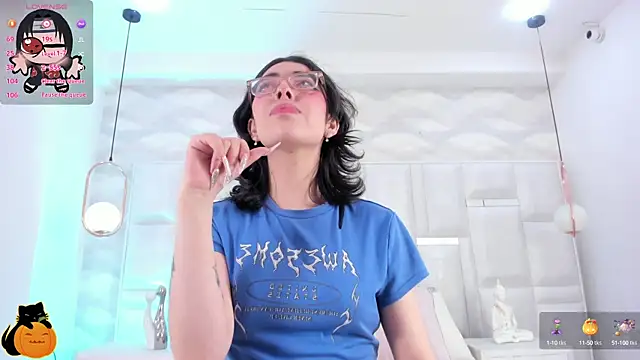 Im Molly Angel online show from 10-13-25, 08:20