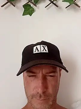 Snapshot of Loiroatv36 chatting on 02-13-26, 02:13 Loiroatv36 online show from 02-13-26, 02:13