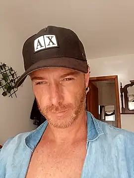 Snapshot of Loiroatv36 chatting on 02-19-26, 07:32 Loiroatv36 online show from 02-19-26, 07:32