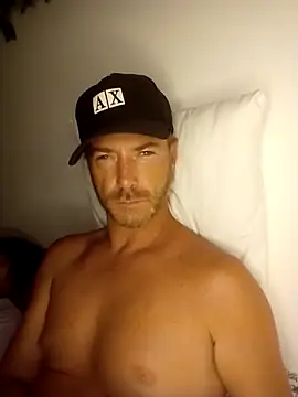 Snapshot of Loiroatv36 chatting on 03-12-26, 09:15 Loiroatv36 online show from 03-12-26, 09:15