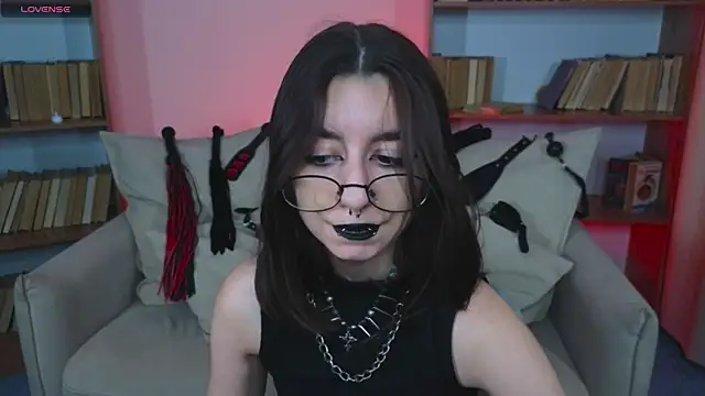 Snapshot of Mistress__Marcelline chatting on 09-13-25, 09:53 Mistress Marcelline online show from 09-13-25, 09:53