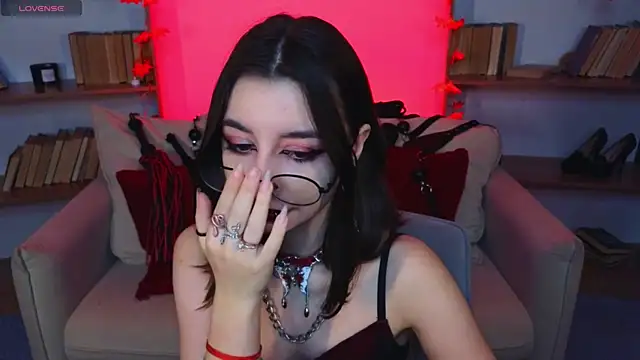 Snapshot of Mistress__Marcelline chatting on 10-08-25, 09:29 Mistress Marcelline online show from 10-08-25, 09:29