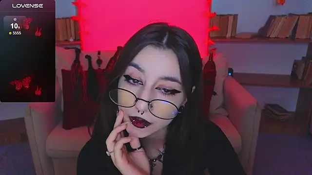 Snapshot of Mistress__Marcelline chatting on 10-15-25, 09:31 Mistress Marcelline online show from 10-15-25, 09:31