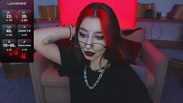 Snapshot of Mistress__Marcelline chatting on 11-05-25, 10:15 Mistress Marcelline online show from 11-05-25, 10:15