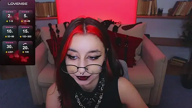 Snapshot of Mistress__Marcelline chatting on 11-07-25, 10:15 Mistress Marcelline online show from 11-07-25, 10:15