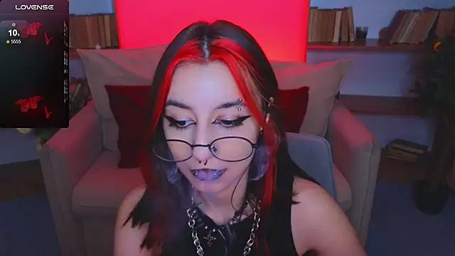 Snapshot of Mistress__Marcelline chatting on 11-09-25, 10:24 Mistress Marcelline online show from 11-09-25, 10:24