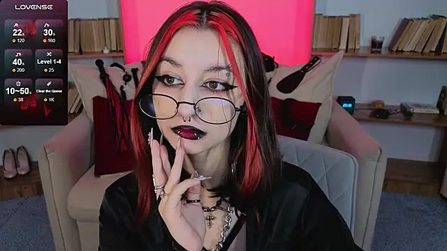 Snapshot of Mistress__Marcelline chatting on 11-16-25, 11:05 Mistress Marcelline online show from 11-16-25, 11:05