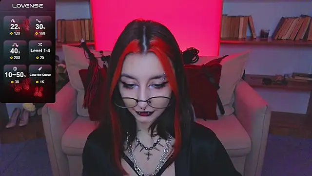 Snapshot of Mistress__Marcelline chatting on 11-20-25, 10:37 Mistress Marcelline online show from 11-20-25, 10:37