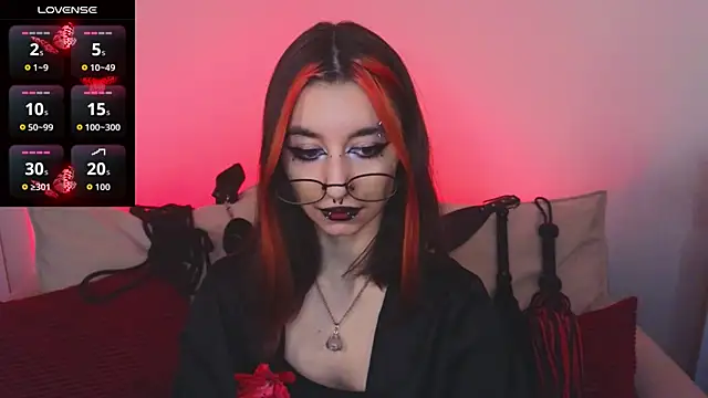 Snapshot of Mistress__Marcelline chatting on 12-14-25, 10:20 Mistress Marcelline online show from 12-14-25, 10:20