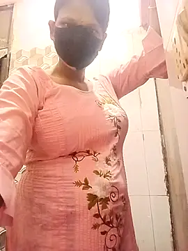 Snapshot of varnika chatting on 09-09-25, 08:03 varnika online show from 09-09-25, 08:03