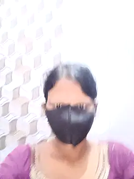 Snapshot of varnika chatting on 09-10-25, 08:03 varnika online show from 09-10-25, 08:03