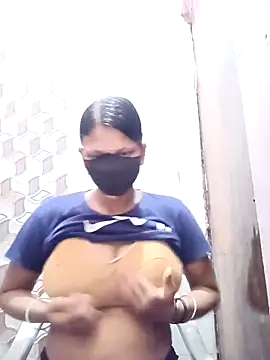 Snapshot of varnika chatting on 09-18-25, 09:33 varnika online show from 09-18-25, 09:33