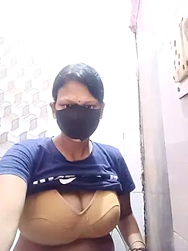 Snapshot of varnika chatting on 09-21-25, 09:55 varnika online show from 09-21-25, 09:55