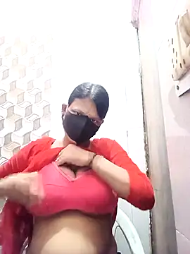 Snapshot of varnika chatting on 09-22-25, 09:44 varnika online show from 09-22-25, 09:44