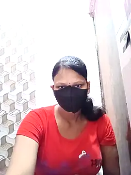 Snapshot of varnika chatting on 10-07-25, 08:33 varnika online show from 10-07-25, 08:33