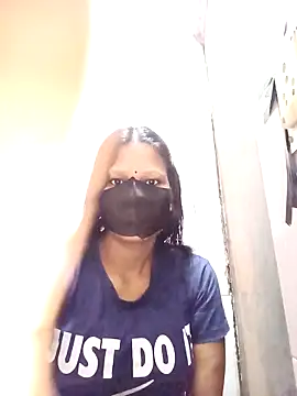 Snapshot of varnika chatting on 10-08-25, 08:45 varnika online show from 10-08-25, 08:45