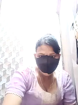 Snapshot of varnika chatting on 12-03-25, 08:45 varnika online show from 12-03-25, 08:45