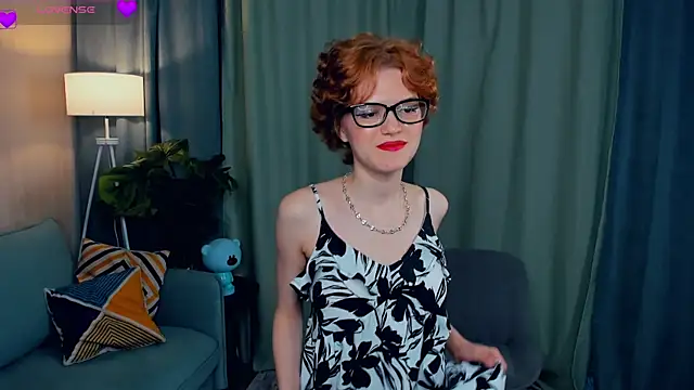 Snapshot of EdlinGathright chatting on 09-15-25, 04:56 EdlinGathright online show from 09-15-25, 04:56