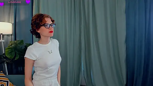 Snapshot of EdlinGathright chatting on 09-20-25, 04:35 EdlinGathright online show from 09-20-25, 04:35