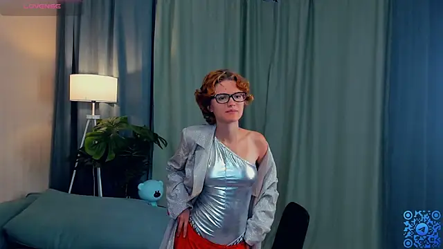 Snapshot of EdlinGathright chatting on 10-27-25, 04:16 EdlinGathright online show from 10-27-25, 04:16